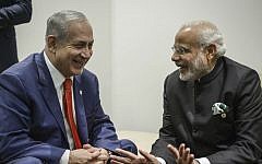 Prime Minister Benjamin Netanyahu meets with Indian Prime Minister Narendra Modi, left, during the COP21 UN Climate Change Conference, in Le Bourget, outside Paris on November 30, 2015. (Amos Ben Gershom/GPO)
