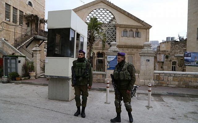 Illustrative photo of Israeli soldiers in Hebron on December 13, 2015. (Gershon Elinson/Flash90) Illustrative photo of Israeli soldiers in Hebron on December 13, 2015. (Gershon Elinson/Flash90)