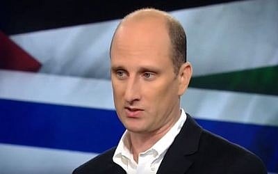 Political adviser George Birnbaum during an interview with CNN in 2014. (YouTube/GuariscoGroup)