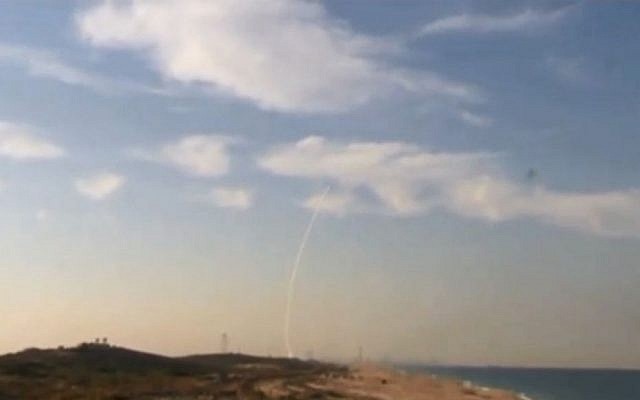 Operators launch the Arrow 3 missile to test the system's ability to intercept ballistic missiles in space on December 10, 2015. (Screen capture) Operators launch the Arrow 3 missile to test the system's ability to intercept ballistic missiles in space on December 10, 2015. (Screen capture)