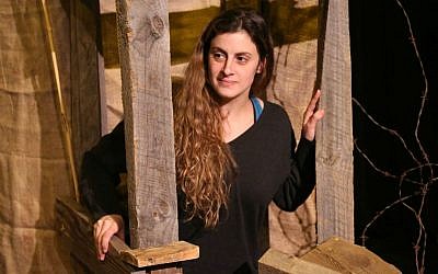 Joanna Caplan in 'Total Verrückt!' at the Baltimore Theatre Project (Courtesy: Baltimore Theater Project)