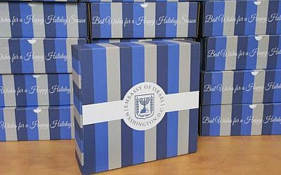 Gift boxes of West Bank and Golan Heights products sent out by Israel's embassy in Washington, December 2015. (Twitter screen capture)