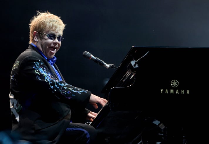 File: British singer and musician Sir Elton John performs in a venue near Tel Aviv, on June 17, 2010. (Flash90) File: British singer and musician Sir Elton John performs in a venue near Tel Aviv, on June 17, 2010. (Flash90)