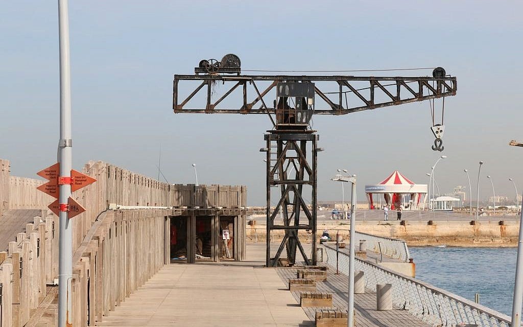 The restored hammerhead crane at Tel Aviv Port (Shmuel Bar-Am)