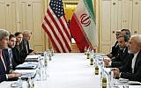 US Secretary of State John Kerry (L)  meets with Iranian Foreign Minister Javad Zarif (R) in Vienna, Austria on January 16, 2016 (AFP/ POOL / KEVIN LAMARQUE)