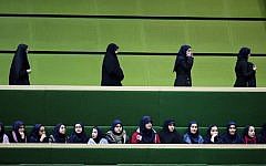 Iranian school-girls attend President Hassan Rouhani's speech to parliament before presenting the proposed annual budget in the capital Tehran, on January 17, 2016. (AFP / ATTA KENARE)