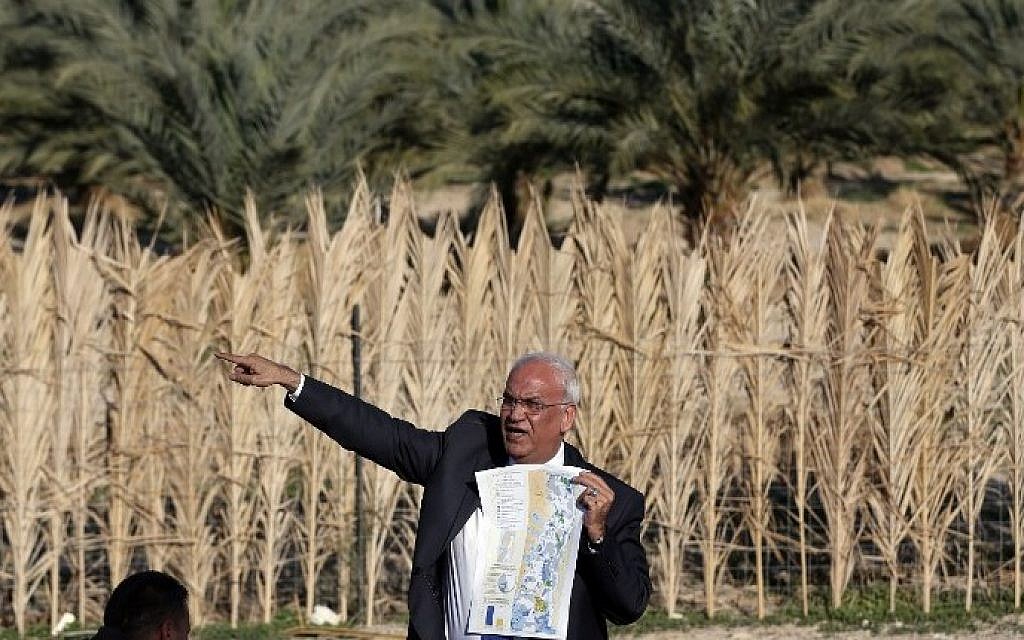 Palestinian chief negotiator Saeb Erekat shows a map as he addresses journalists on January 20, 2016 in the West Bank city of Jericho. (AFP/AHMAD GHARABLI) Palestinian chief negotiator Saeb Erekat shows a map as he addresses journalists on January 20, 2016 in the West Bank city of Jericho. (AFP/AHMAD GHARABLI)