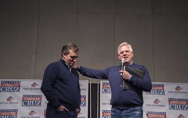 Glenn Beck, right, announces his endorsement of US Senator and Republican Presidential Candidate Ted Cruz during a campaign event in Waterloo, Iowa, January 23, 2016, ahead of the Iowa Caucus. (AFP/JIM WATSON) Glenn Beck, right, announces his endorsement of US Senator and Republican Presidential Candidate Ted Cruz during a campaign event in Waterloo, Iowa, January 23, 2016, ahead of the Iowa Caucus. (AFP/JIM WATSON)