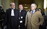 Franco-American art-dealer Guy Wildenstein (right), and his lawyers leave the Paris courthouse on January 4, 2016, after the first day in the trial of several members of the Wildenstein art-dealing dynasty on charges of tax fraud and money-laundering. (AFP/Alain Jocard)