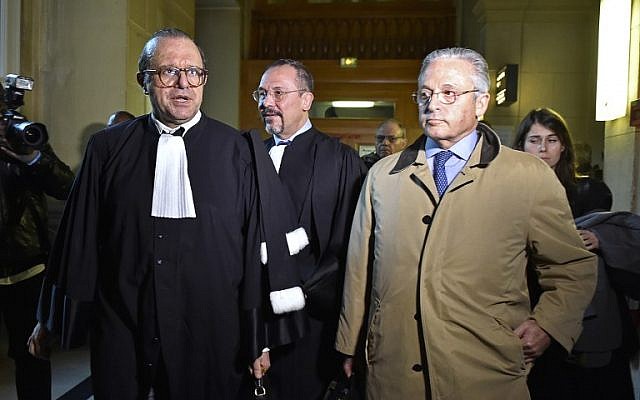 Franco-American art-dealer Guy Wildenstein (right), and his lawyers leave the Paris courthouse on January 4, 2016, after the first day in the trial of several members of the Wildenstein art-dealing dynasty on charges of tax fraud and money-laundering. (AFP/Alain Jocard) Franco-American art-dealer Guy Wildenstein (right), and his lawyers leave the Paris courthouse on January 4, 2016, after the first day in the trial of several members of the Wildenstein art-dealing dynasty on charges of tax fraud and money-laundering. (AFP/Alain Jocard)