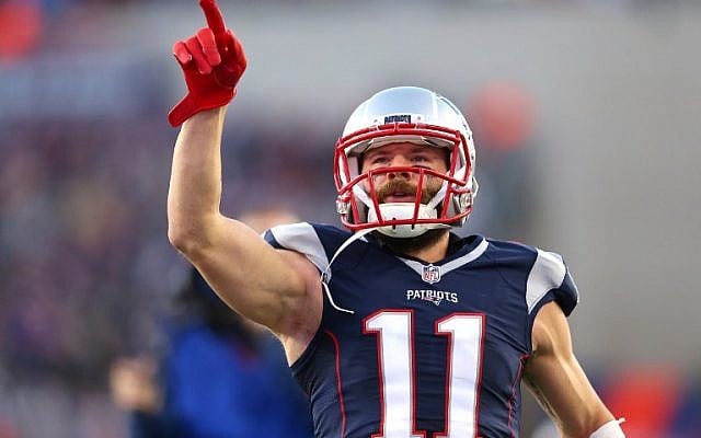 Julian Edelman of the New England Patriots takes the field against the Kansas City Chiefs during the AFC Divisional Playoff Game at Gillette Stadium in Foxboro, Massachusetts on January 16, 2016. (Jim Rogash/Getty Images/AFP) Julian Edelman of the New England Patriots takes the field against the Kansas City Chiefs during the AFC Divisional Playoff Game at Gillette Stadium in Foxboro, Massachusetts on January 16, 2016. (Jim Rogash/Getty Images/AFP)