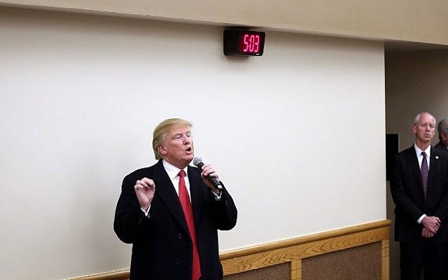 Republican presidential candidate Donald Trump speaks during a campaign event in Pella, Iowa, January 23, 2016 . (Joshua Lott/Getty Images/AFP) Republican presidential candidate Donald Trump speaks during a campaign event in Pella, Iowa, January 23, 2016 . (Joshua Lott/Getty Images/AFP)