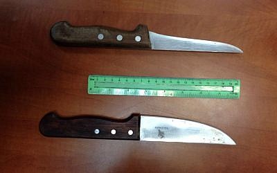 Two knives police found being carried by two Arab teenagers near Herod's Gate in Jerusalem on January 4, 2016. (Israel Police)