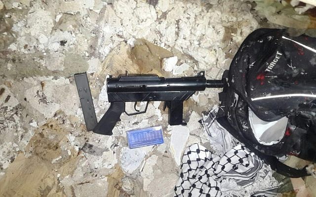 The gun that is believed to have been used in the shooting of an IDF soldiers on January 20, 2016. (Shin Bet) The gun that is believed to have been used in the shooting of an IDF soldiers on January 20, 2016. (Shin Bet)