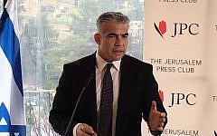 Yesh Atid party leader MK Yair Lapid speaks to the foreign press in Jerusalem, Monday, January 25, 2016. (screen capture)