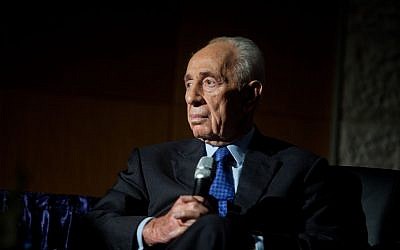 Former Israeli president Shimon Peres in Jerusalem, November 2, 2015 (Flash90) 