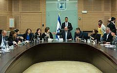 File: A meeting of the Knesset Education Committee on December 22, 2015 (Yonatan Sindel/Flash90)