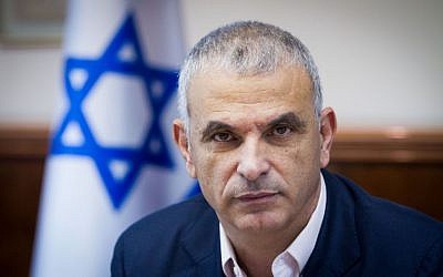 Finance Minister Moshe Kahlon at a meeting at the Prime Minister's Office in Jerusalem, January 4, 2016. (Miriam Alster/Flash90) 