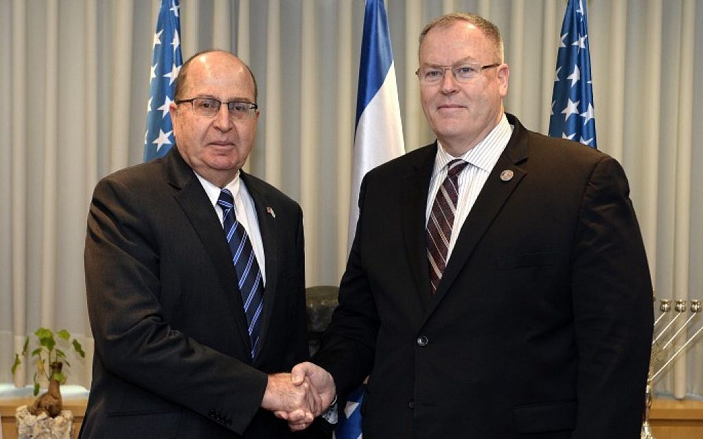 Defense Minister Moshe Ya'alon meets with US Deputy Secretary of Defense Robert Work in Tel Aviv, January 14, 2016. (Matty Stern/US Embassy Tel Aviv) Defense Minister Moshe Ya'alon meets with US Deputy Secretary of Defense Robert Work in Tel Aviv, January 14, 2016. (Matty Stern/US Embassy Tel Aviv)