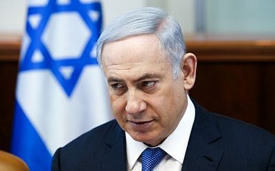 Prime Minister Benjamin Netanyahu leads the weekly cabinet meeting in Jerusalem on January 31, 2016. (Amit Shabi, Pool)