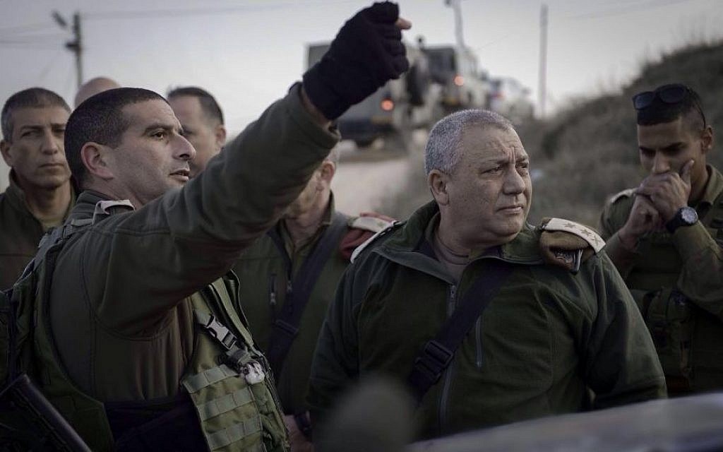 Judea regional Brigade commander Yariv ben Ezra (left) and IDF Chief of Staff Lt. Gen. Gadi Eisenkot near Otniel on Monay, January 18 2016. (IDF)