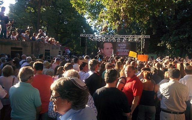 Thousands gather at Buenos Aires's Plaza Alemania for a memorial ceremony for allegedly murdered Argentinian prosecutor Alberto Nisman on January 18, 2016. (Ilan Ben Zion/The Times of Israel)