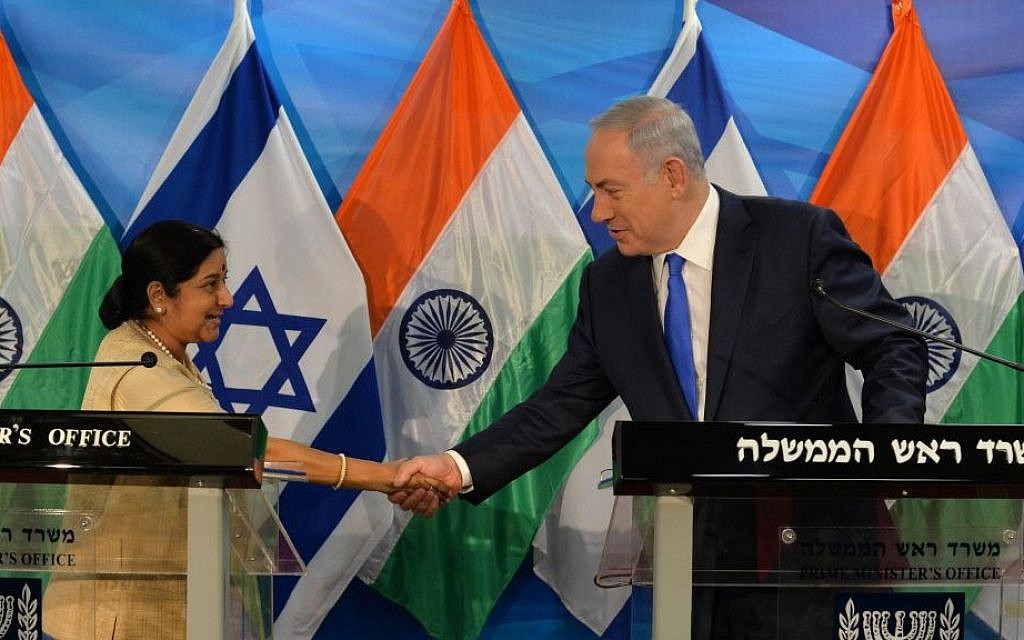 Prime Minister Benjamin Netanyahu meeting with Indian External Affairs Sushma Swaraj in Jerusalem, January 18 2016. (Kobi Gideon/GPO)