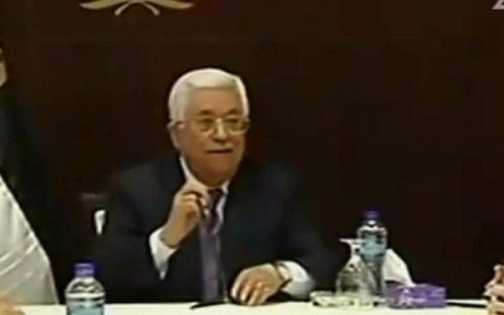 Palestinian Authority President Mahmoud Abbas meets with Israeli reporters in his Ramallah office on January 21, 2016 (screen capture: Channel 2)