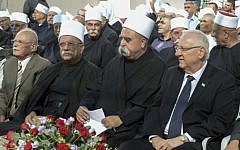 File: President Reuven Rivlin sits with members of Israel's  Druze community, on September 24, 2015.  (Mark Neyman/GPO)