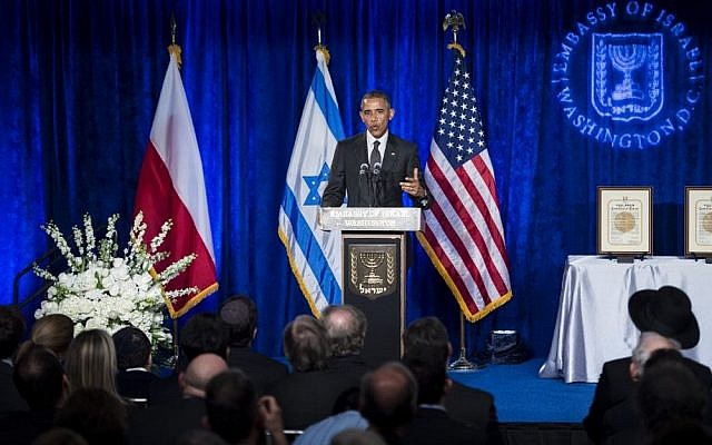 US President Barack Obama speaks during the Righteous Among the Nations Award Ceremony at the Israeli Embassy January 27, 2016 in Washington, DC. / AFP / Brendan Smialowski