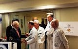 Peres thanking staff at the Sheba Medical Center at Tel HaShomer, January 19, 2016: Office of the spokesman for the 9th President of Israel