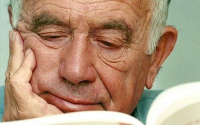 Yehuda Amichai in 1986. (Moshe Shai/Flash90)