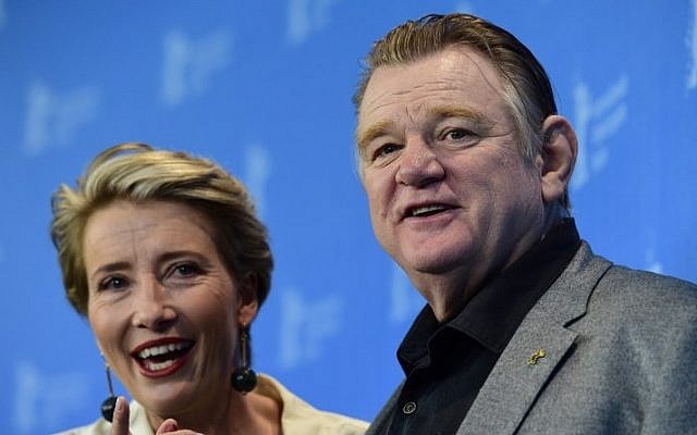 British actress Emma Thompson and Irish actor Brendan Gleeson pose during a photo call for the film "Alone in Berlin" by Vincent Perez screened in competition of the 66th Berlinale Film Festival in Berlin on February 15, 2016. (AFP / John MACDOUGALL) British actress Emma Thompson and Irish actor Brendan Gleeson pose during a photo call for the film "Alone in Berlin" by Vincent Perez screened in competition of the 66th Berlinale Film Festival in Berlin on February 15, 2016. (AFP / John MACDOUGALL)