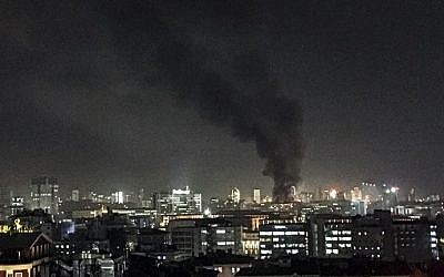 Smokes rises above buildings following an explosion after an attack targeted a convoy of military service vehicles in Ankara on February 17, 2016. (AFP / IHLAS NEWS AGENCY / STRINGER) Smokes rises above buildings following an explosion after an attack targeted a convoy of military service vehicles in Ankara on February 17, 2016. (AFP / IHLAS NEWS AGENCY / STRINGER)