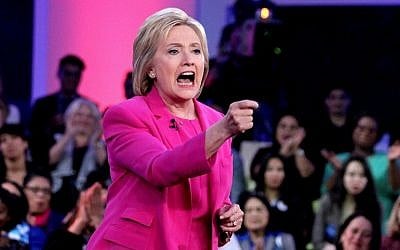 Democratic presidential candidate Hillary Clinton speaks during in a televised town hall meeting with Senator Bernie Sanders at the Cleveland Clinic Lou Ruvo Center for Brain Health in Las Vegas on February 18, 2016. (AFP/JOHN GURZINSKI)