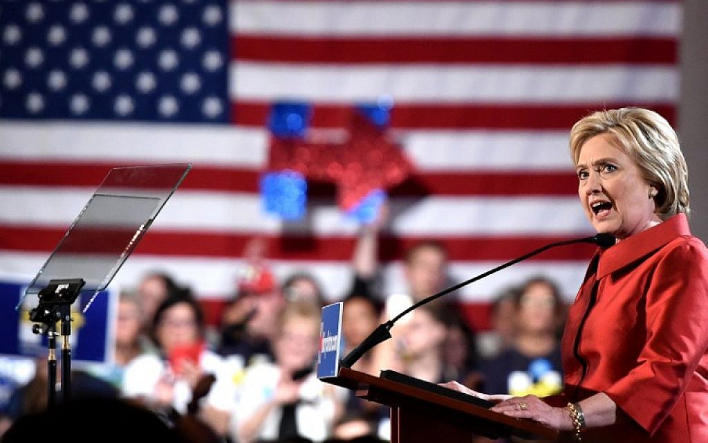 Democratic presidential candidate Hillary Clinton speaks to a cheering crowd after winning the Nevada democratic caucus at Caesar's Palace in Las Vegas, Nevada on February 20, 2016. (AFP / JOSH EDELSON)