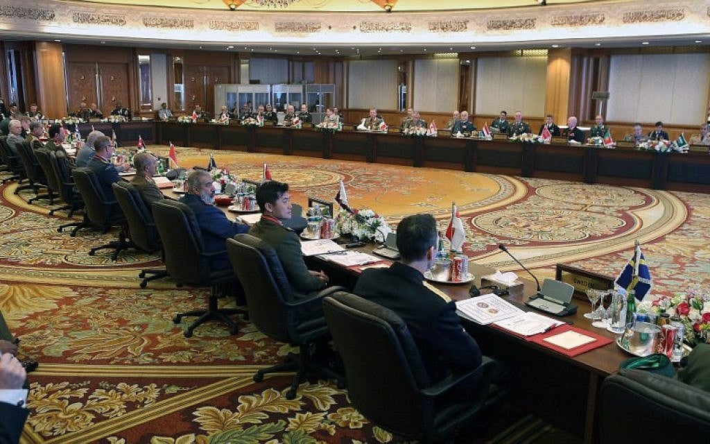 Chiefs of staff of the countries which are part of the international US-led coalition against the Islamic State group, attend a meeting to discuss the situation in the region on February 22, 2016 in Kuwait City. (AFP / YASSER AL-ZAYYAT)