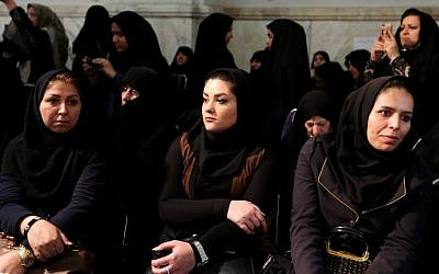 Iranian women in Teheran attend a meeting of Iran's main conservative parties ahead of parliamentary elections, February 23, 2016. (AFP/Atta Kenare)