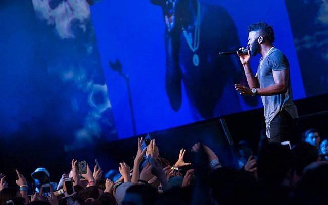 Hip hop/pop singer-songwriter Jason Derulo performs at the annual BBYO International Convention, February 15, 2016. (Jason Dixson Photography) Hip hop/pop singer-songwriter Jason Derulo performs at the annual BBYO International Convention, February 15, 2016. (Jason Dixson Photography)