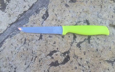 A knife used by an assailant near the Damascus Gate of Jerusalem's Old City on February 9, 2016, according to police. (Israel Police) A knife used by an assailant near the Damascus Gate of Jerusalem's Old City on February 9, 2016, according to police. (Israel Police)