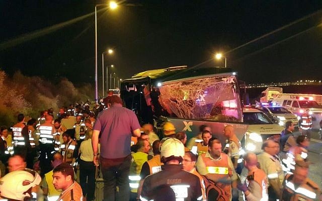 Scene of the bus accident on the Route 1 highway near the Anava Intersection on February 14, 2016. (Courtesy United Hatzalah)