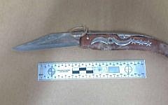 The knife used by a 17-year-old Palestinian suspected of stabbing 65-year-old Shlomit Gonen in the southern Bedouin town of Rahat on February 6, 2015. (Israel Police)