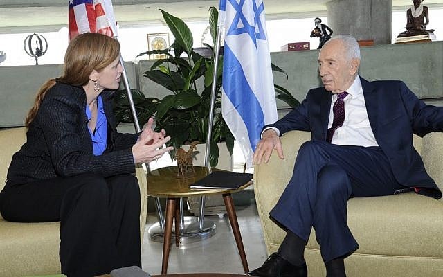 US ambassador to the UN Samantha Power (L) meets with former Israeli president Shimon Peres (R) on February 16, 2016. (David Azagury)