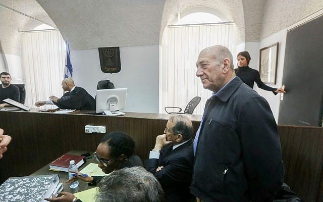 Former prime minister Ehud Olmert at the courtroom of the Magistrates Court in Jerusalem, February 2, 2016. (Gili Yohanan/POOL) Former prime minister Ehud Olmert at the courtroom of the Magistrates Court in Jerusalem, February 2, 2016. (Gili Yohanan/POOL)