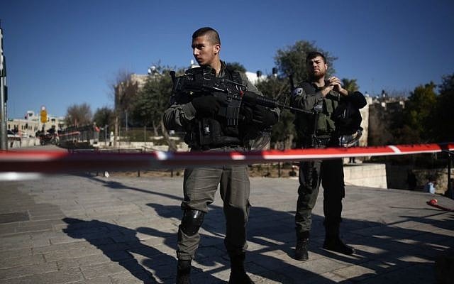 Police at the scene of a shooting and stabbing attack near Damascus Gate, Jerusalem, February 3, 2016. (Yonatan Sindel/Flash90) Police at the scene of a shooting and stabbing attack near Damascus Gate, Jerusalem, February 3, 2016. (Yonatan Sindel/Flash90)
