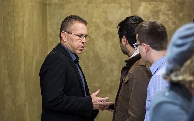 Public Security Minister Gilad Erdan arrives at the weekly cabinet meeting on February 7. 2016. (Emil Salman/pool) Public Security Minister Gilad Erdan arrives at the weekly cabinet meeting on February 7. 2016. (Emil Salman/pool)