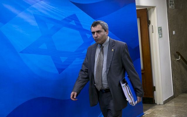 Immigration Minister Zeev Elkin arrives at the weekly cabinet meeting, at the PM's office in Jerusalem, on February 14, 2016. (Olivier Fitoussi/POOL)