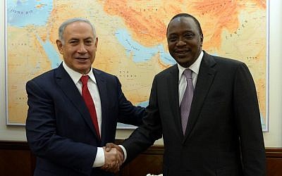 Prime Minister Benjamin Netanyahu meets with Kenyan President Uhuru Kenyatta at his Jerusalem office on Monday, February 23, 2016 (Haim Zach/GPO)