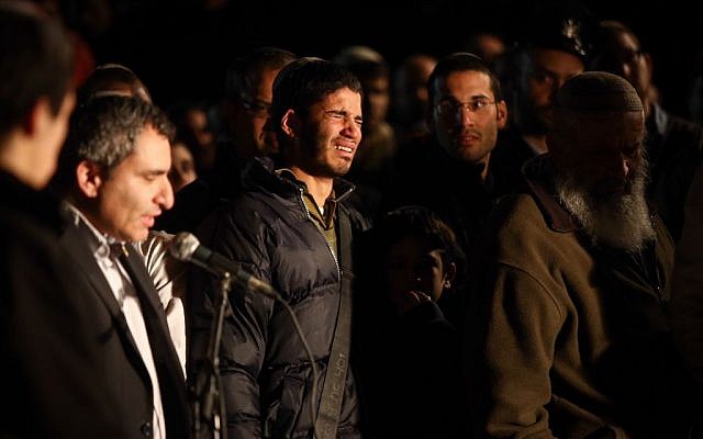 Immigrant Absorption Minister Ze'ev Elkin speaks during the funeral of IDF reserve officer Eliav Gelman in Kfar Etzion, February 24, 2016. (Yonatan Sindel/Flash90) Immigrant Absorption Minister Ze'ev Elkin speaks during the funeral of IDF reserve officer Eliav Gelman in Kfar Etzion, February 24, 2016. (Yonatan Sindel/Flash90)
