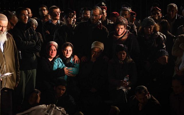 Hundreds attend the funeral of IDF reserve officer Eliav Gelman in Kfar Etzion, February 24, 2016. (Yonatan Sindel/Flash90) Hundreds attend the funeral of IDF reserve officer Eliav Gelman in Kfar Etzion, February 24, 2016. (Yonatan Sindel/Flash90)